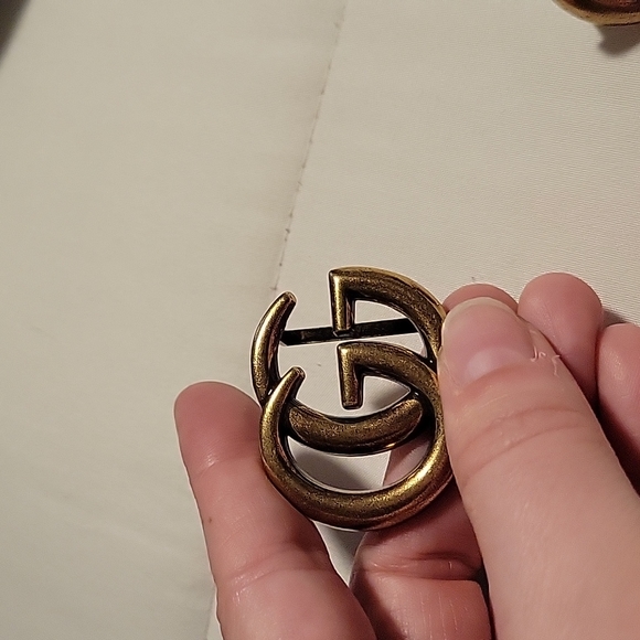 GG Small Brass Gold Buckle Removable - Picture 3 of 3